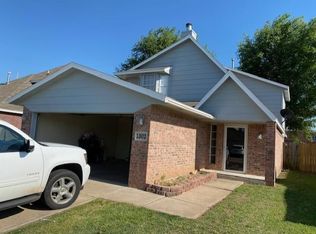 1302 SW 25th St, Moore, OK 73170