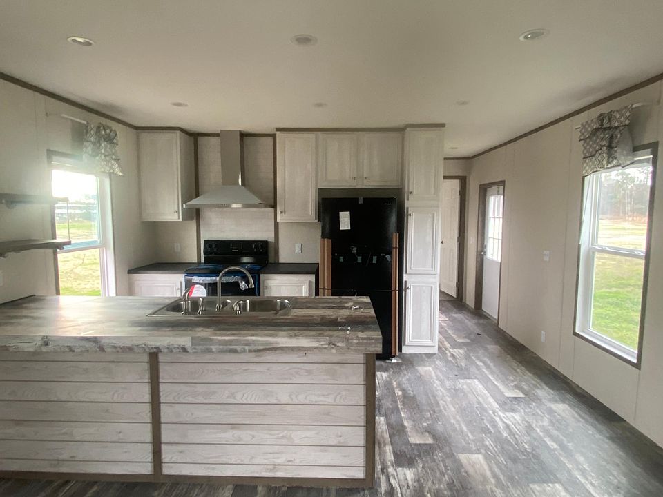 1st image of 2411 Old Fort Blvd #1