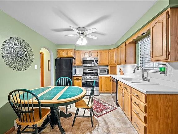 4th image of 909 Marjorie Dr