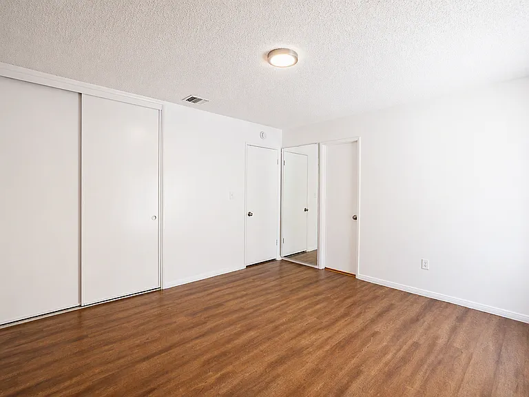 220 Lilac Ct — Photo 31