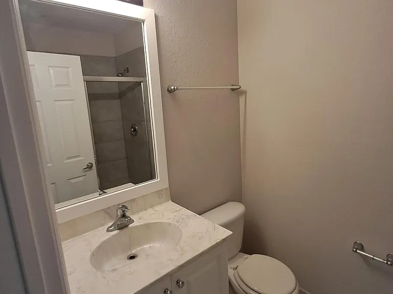 4219 Napoli Lake Dr — Photo 11