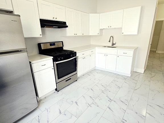 3rd image of 276 Winfield Ave #1B