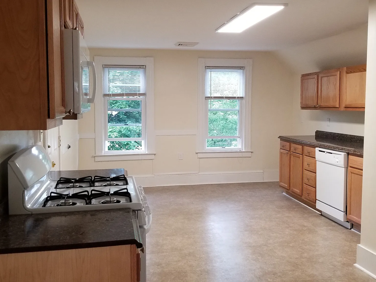 2 bed, $1,550 — Photo 2