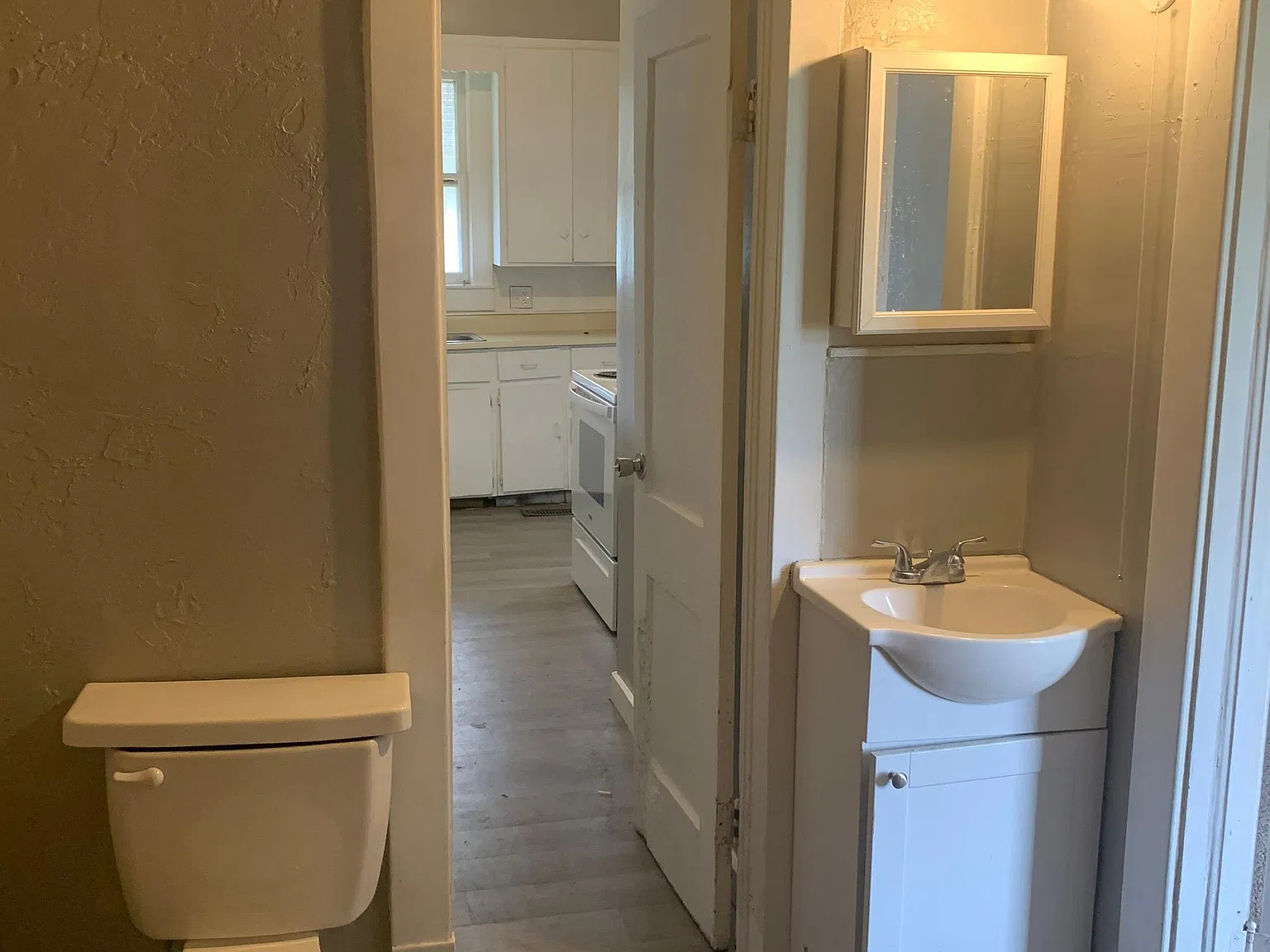 117 W. Cedar - 1 — Photo 3