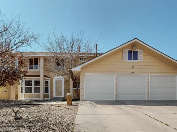 10233 La Paz Dr NW, Albuquerque, NM 87114