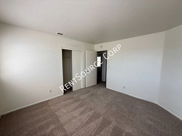 3559 E Avenue R14 — Photo 15