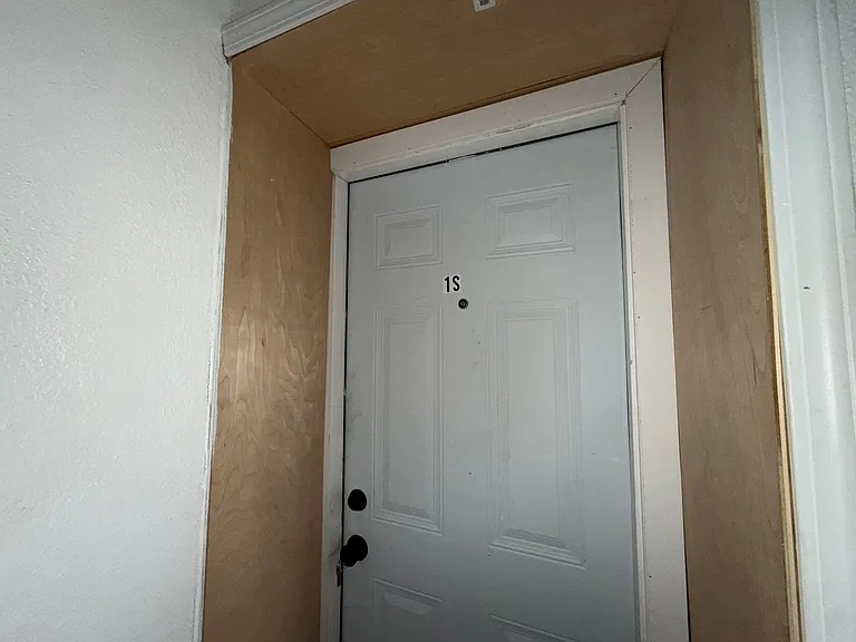 3956 Pennsylvania Ave — Photo 2