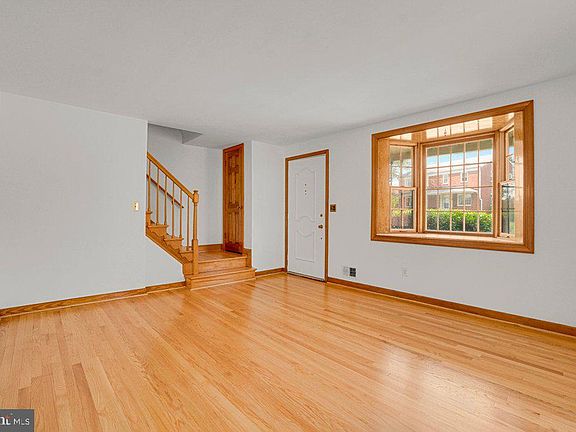 5th image of 340 Elinor Ave