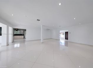 850 N Venetian Dr, Miami Beach, FL 33139