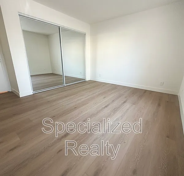 14718 Sylvan St. — Photo 6