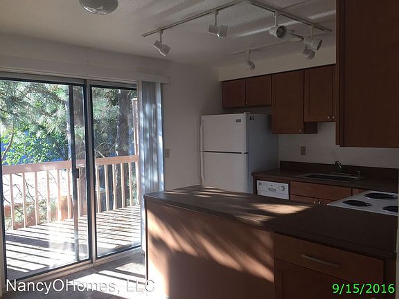 3rd image of 1518 W St