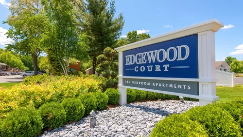 You'll love our quaint community in Chicopee. - Edgewood Court