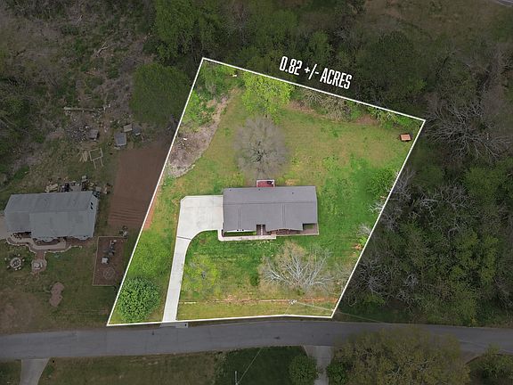 2nd image of 205 Cook St