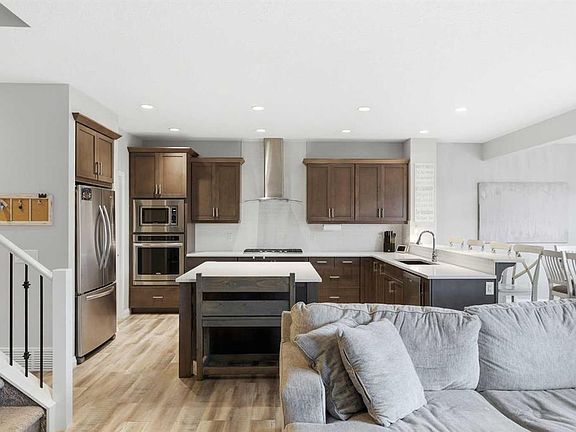 4th image of 10 E Riviera Pl