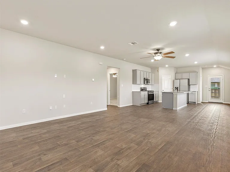 233 Baron Creek Trl — Photo 7