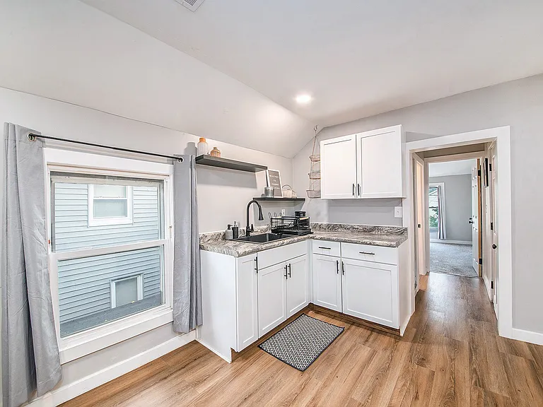 Modern kitchen sink, with sprayer