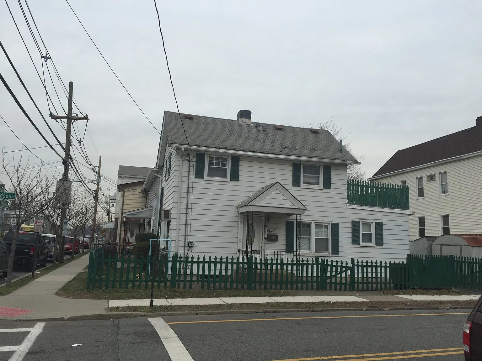 3 bed, 1.5 bath, 992 sqft, $3,200 — Photo 2