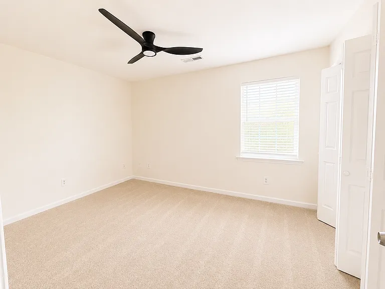 504 Lowndes Hill Rd #B — Photo 12