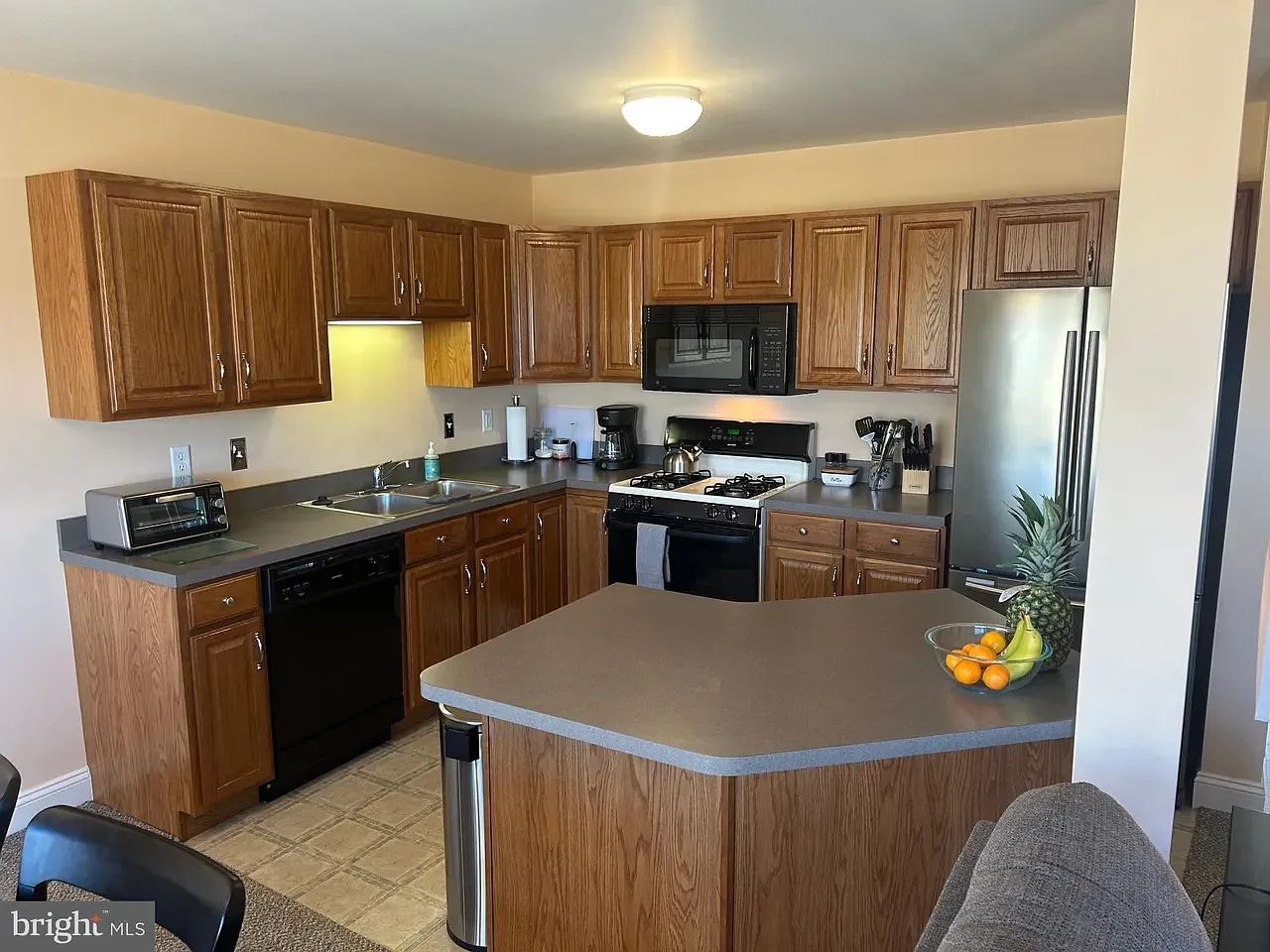 3 bed, 1481 sqft, $2,349 — Photo 3