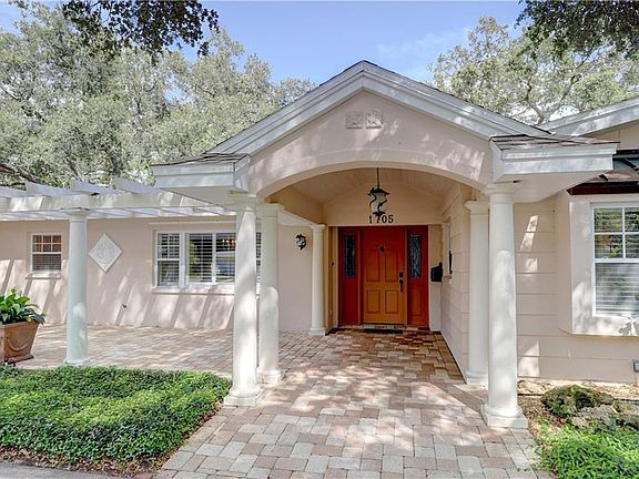 3rd image of 1705 Golf View Dr