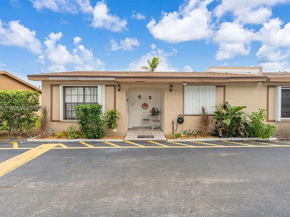 1st image of 7810 Pembroke Rd #7810