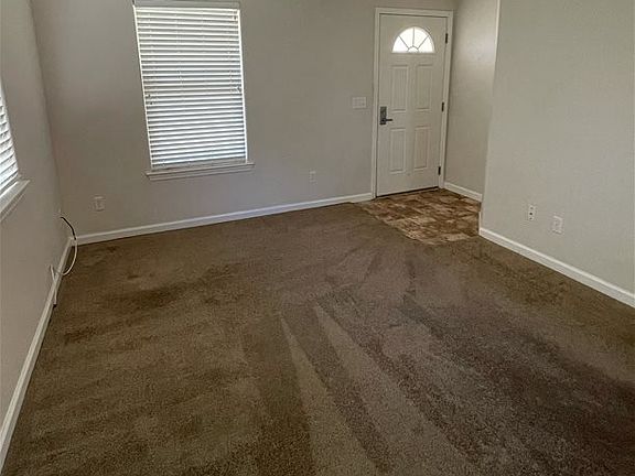 4th image of 515 N Ferrocarril Rd