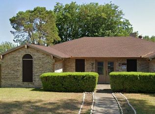 1048 Clover Dale Ln, Desoto, TX 75115