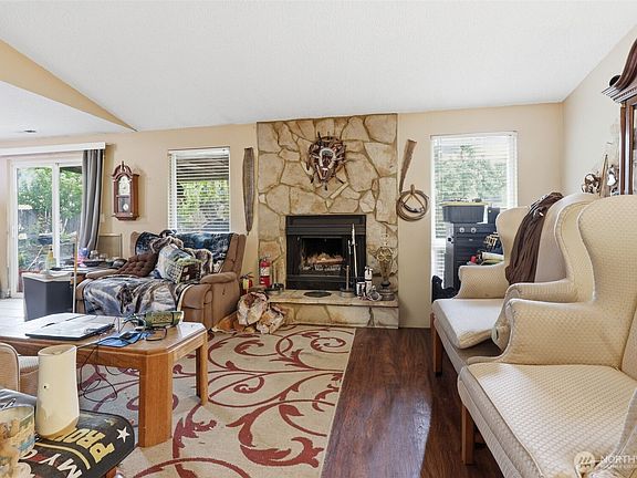 2nd image of 5608 NE 38th Street