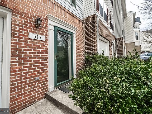 3rd image of 517 Highland Towne Ln