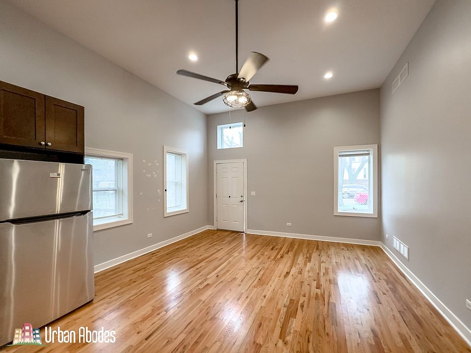1st image of 1929 W Montrose Ave #1S-A