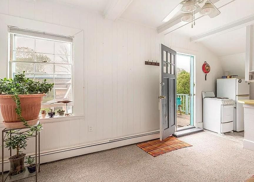 1 Grapevine Rd, Gloucester, MA 01930 Zillow