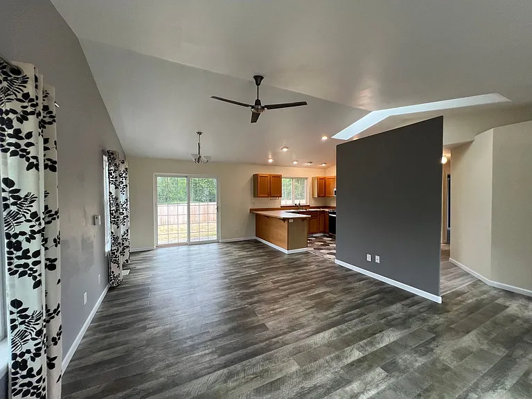 1360 Roma Rd — Photo 4