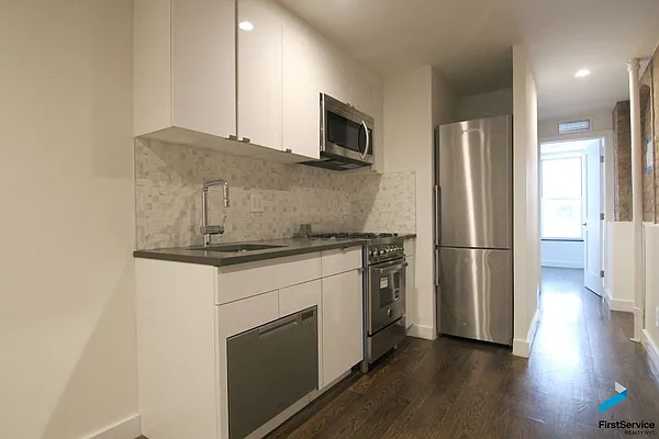 Rented by FirstService Realty (legacy) | media 12