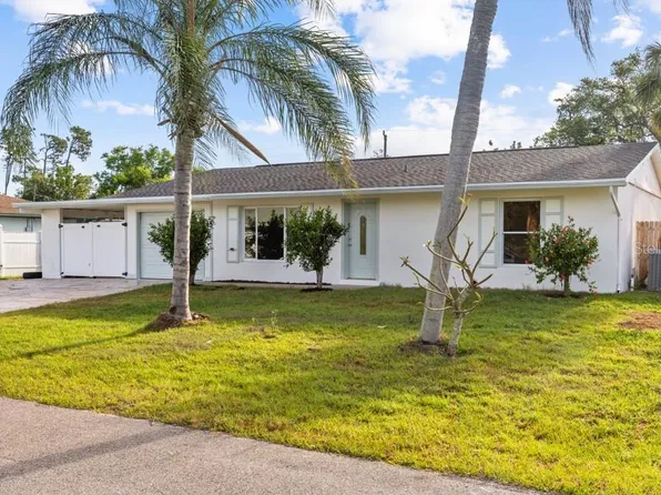 2070 Carpetgreen St, Pt Charlotte, FL 33948