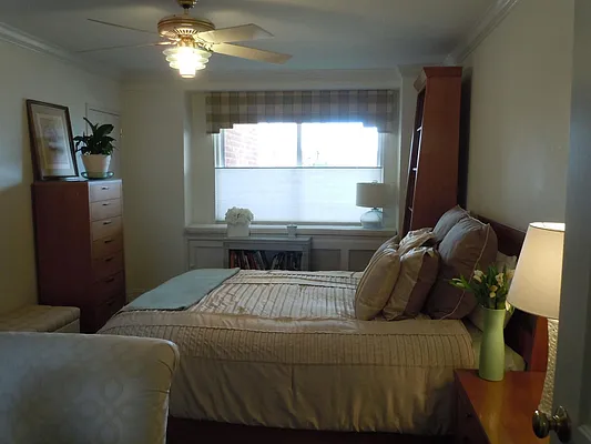 Sold by R New York | media 6