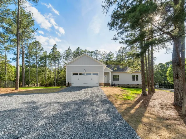 185 Shagbark Court, West End, NC 27376