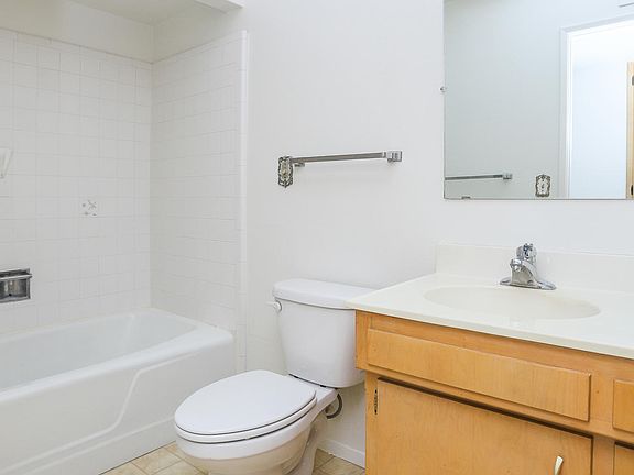 3rd image of 617 N Spencer Cir