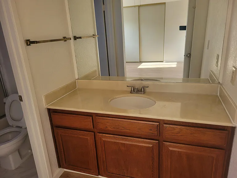 2224 Emerald Hills Cir — Photo 21