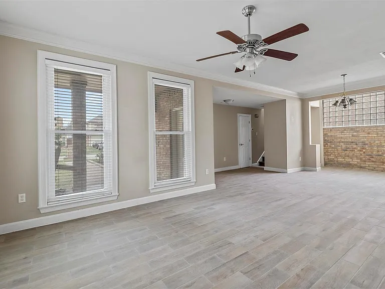 1110 Carrington Ct — Photo 15