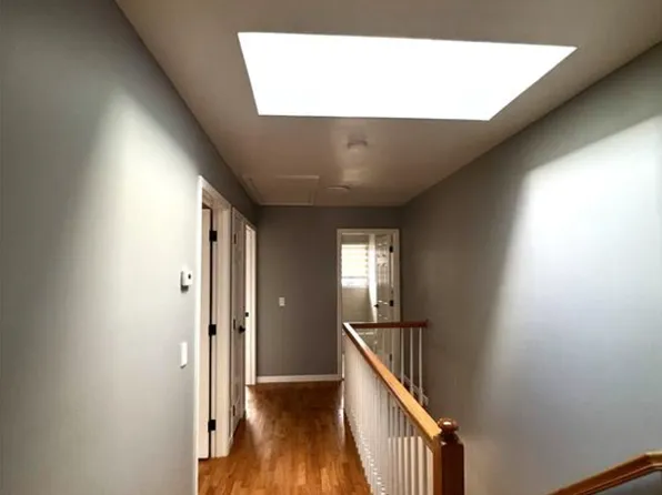 233 Warren Avenue image 8 of 10