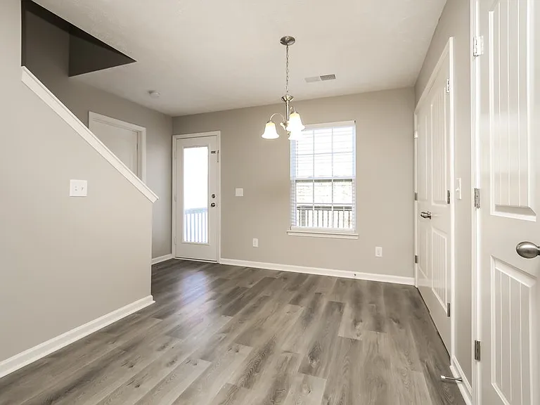 8481 Lawson Dr — Photo 6