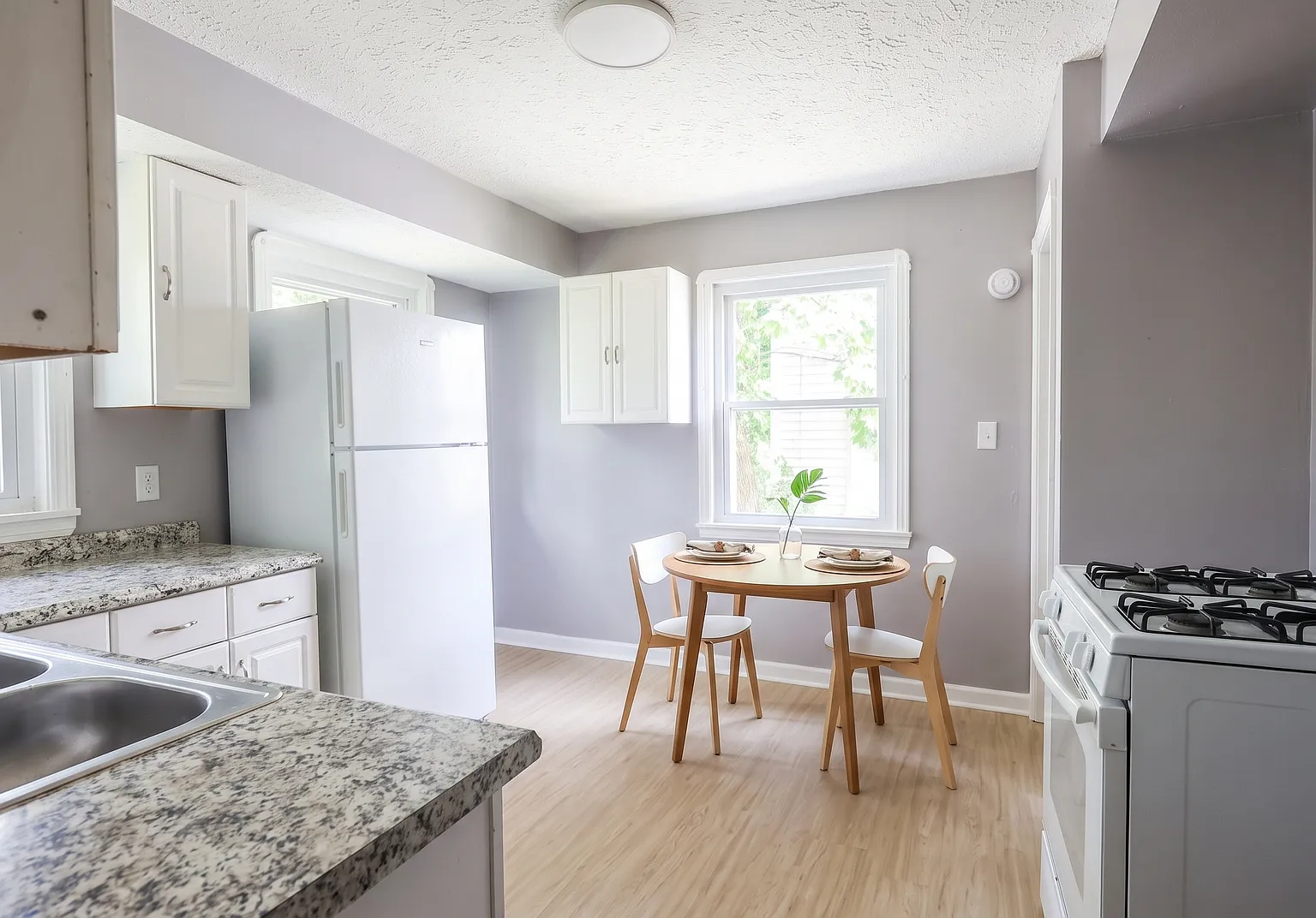 3 bedroom SINGLE family home | EDEN and Section 8 welcomed — Photo 3