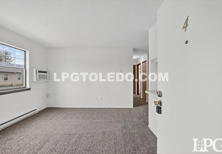 1230 Bedford Woods Dr #8 — Photo 4