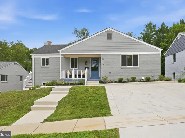 2713 Navarre Dr, Chevy Chase, MD 20815