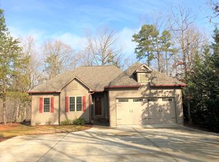 717 Powderbag Creek Rd, Hartwell, GA 30643