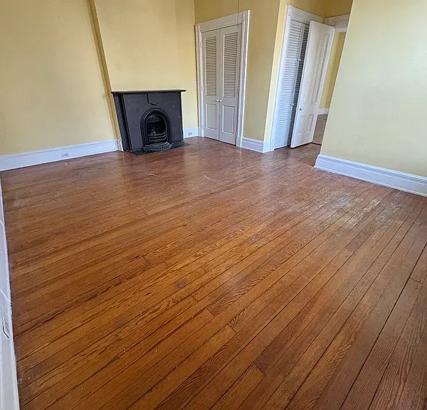 500 W Franklin St #6 — Photo 3
