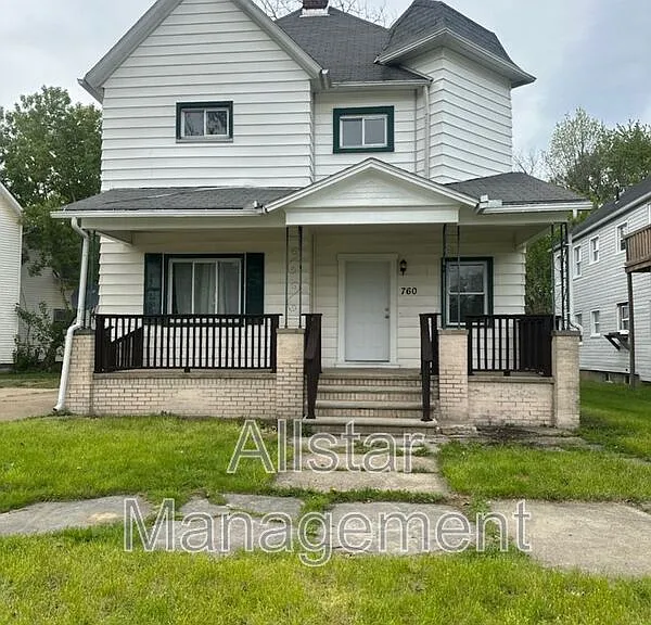 760 W 9th St — Photo 1