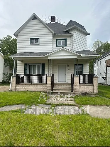 760 W 9th St Photo 1