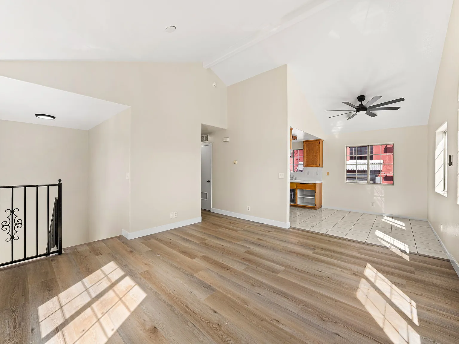 3 bed, 1100 sqft, $2,750 — Photo 3