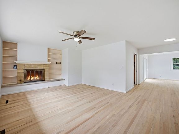 5th image of 70 Mary Lane Ct